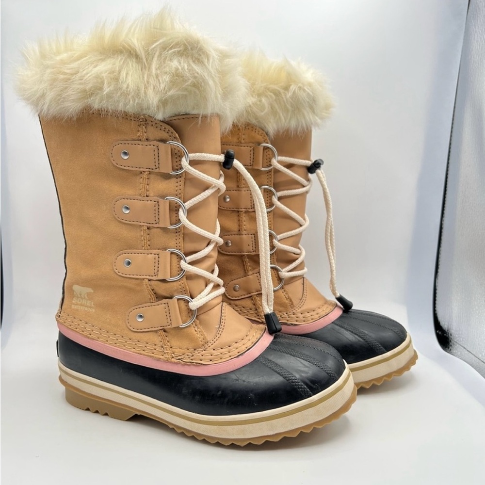 Sorel kids Unisex Joan of Arctic Waterproof Boot. Size 4